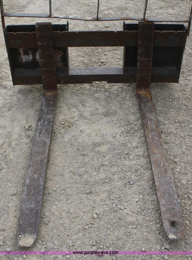 image for item U9664 Pallet fork attachment