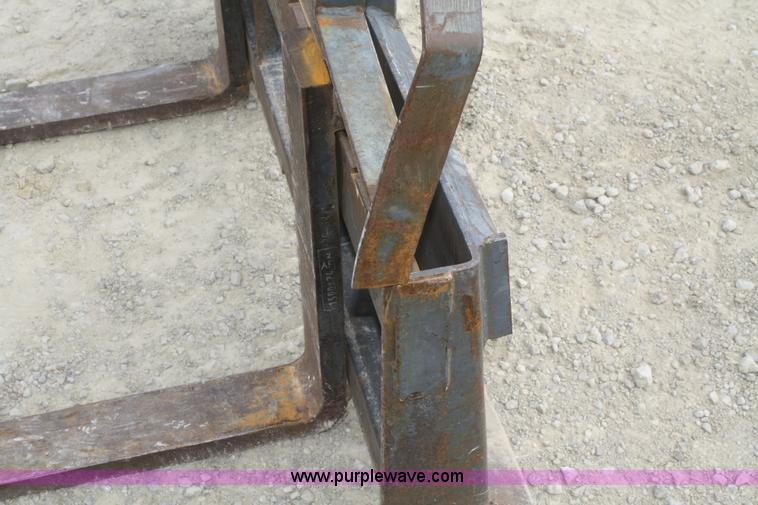 image for item U9664 Pallet fork attachment