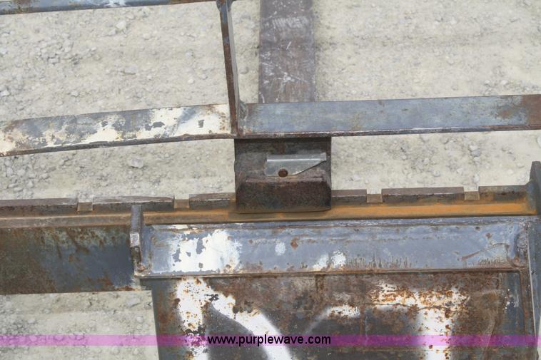 image for item U9664 Pallet fork attachment