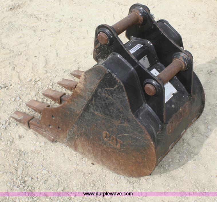 image for item U9665 Caterpillar 20" mini excavator bucket