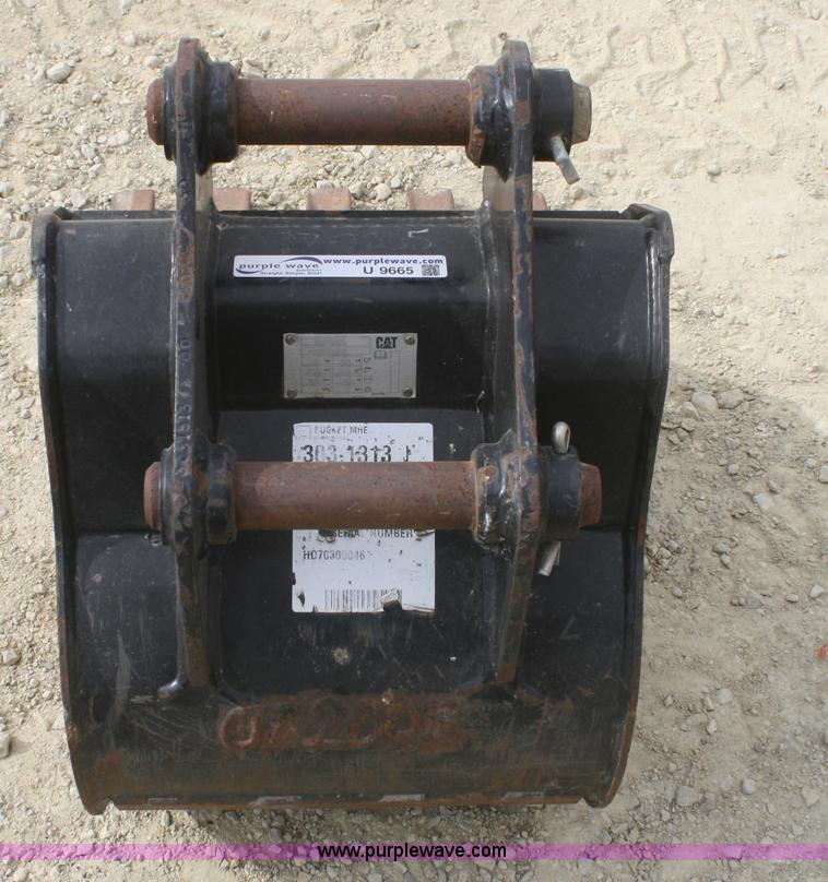 image for item U9665 Caterpillar 20" mini excavator bucket