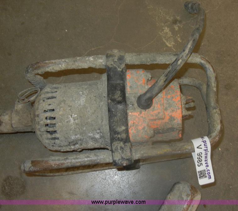 image for item V9985 Wacker concrete vibrator
