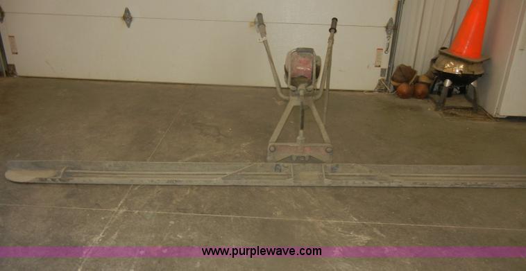 image for item V9986 Vibra Strike screed