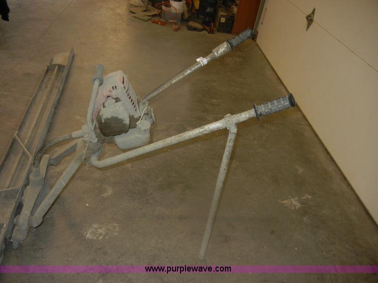 image for item V9986 Vibra Strike screed