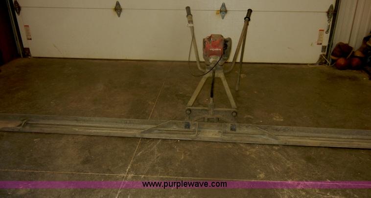 image for item V9987 Vibra Strike screed