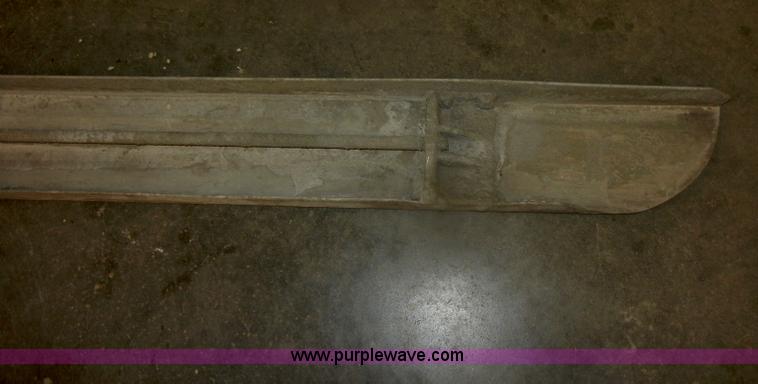 image for item V9987 Vibra Strike screed