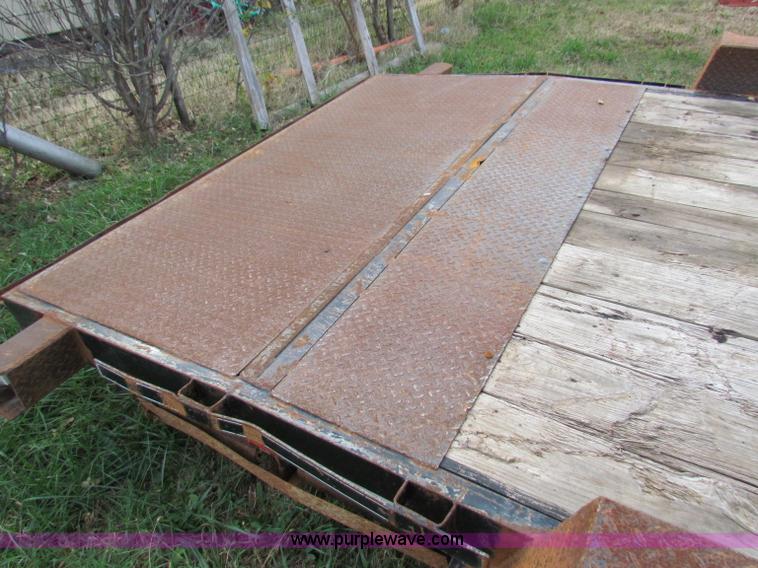 image for item B1660 2011 Top Hat 20' equipment trailer