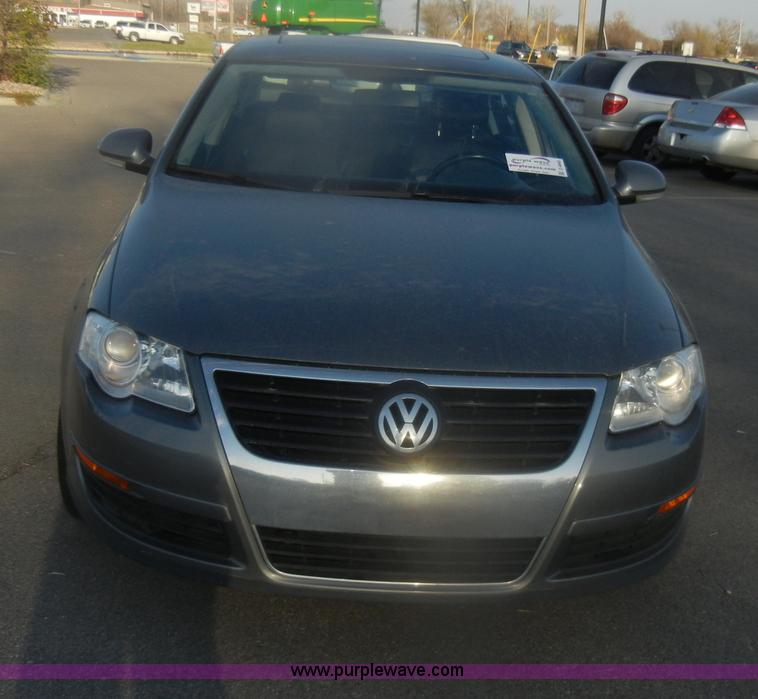 image for item D4645 2006 Volkswagen Passat 2.0T