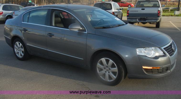 image for item D4645 2006 Volkswagen Passat 2.0T