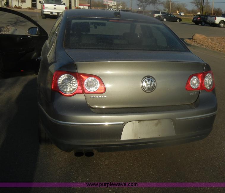 image for item D4645 2006 Volkswagen Passat 2.0T