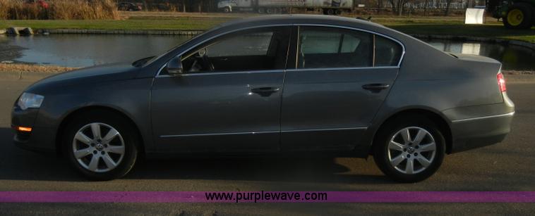 image for item D4645 2006 Volkswagen Passat 2.0T