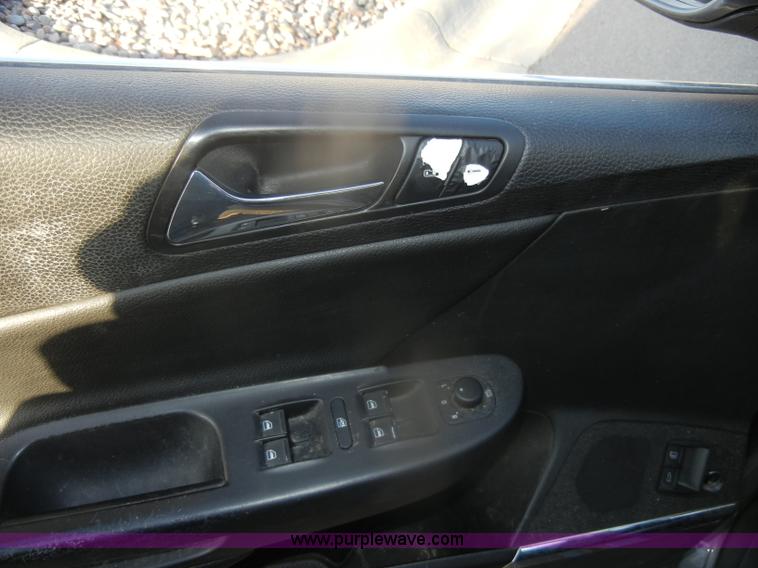 image for item D4645 2006 Volkswagen Passat 2.0T