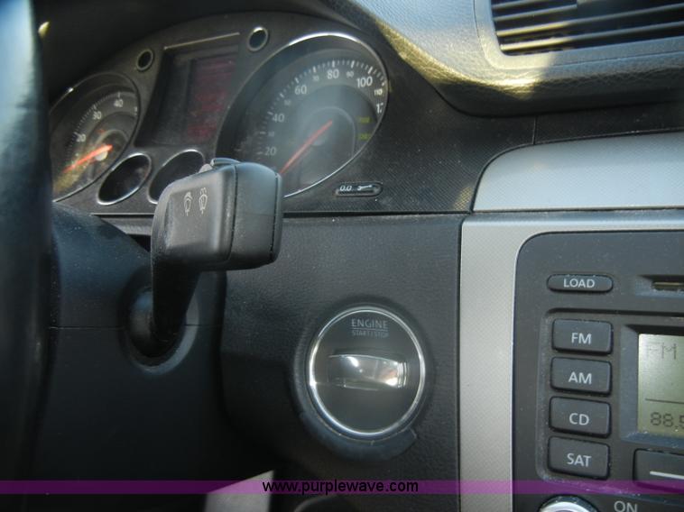 image for item D4645 2006 Volkswagen Passat 2.0T