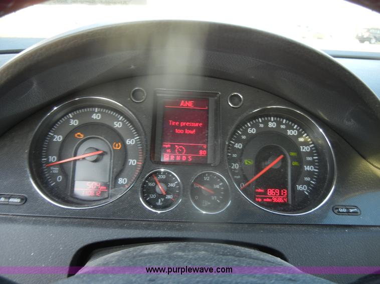 image for item D4645 2006 Volkswagen Passat 2.0T