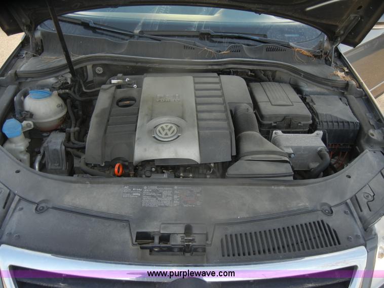 image for item D4645 2006 Volkswagen Passat 2.0T