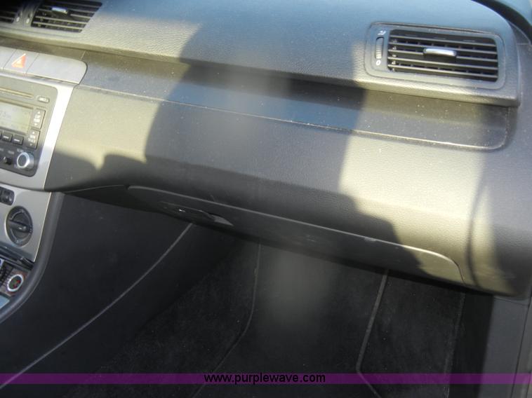 image for item D4645 2006 Volkswagen Passat 2.0T