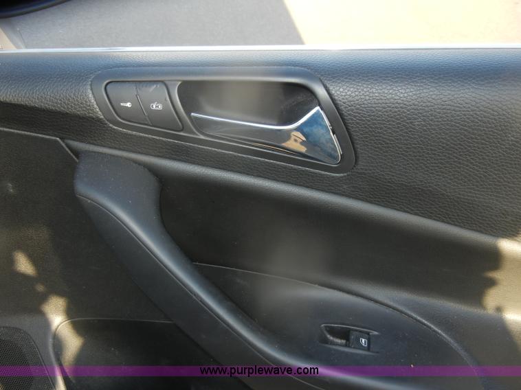 image for item D4645 2006 Volkswagen Passat 2.0T