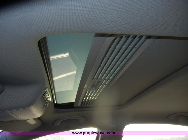 image for item D4645 2006 Volkswagen Passat 2.0T