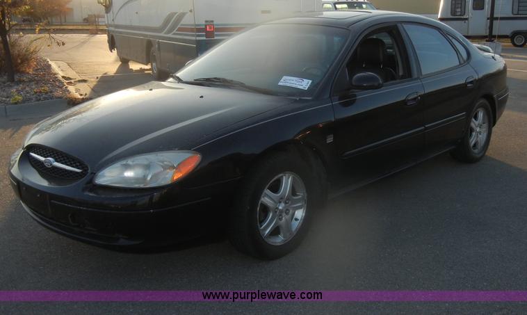 image for item D4647 2001 Ford Taurus SE