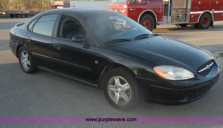 image for item D4647 2001 Ford Taurus SE