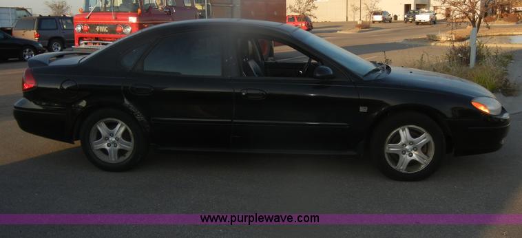 image for item D4647 2001 Ford Taurus SE
