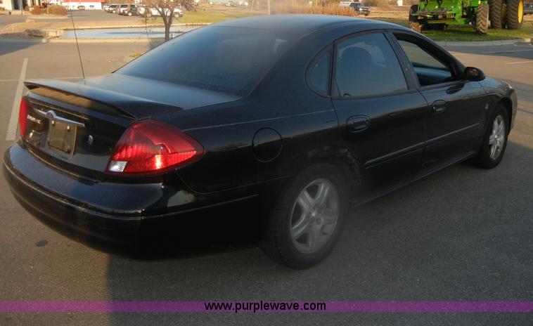 image for item D4647 2001 Ford Taurus SE