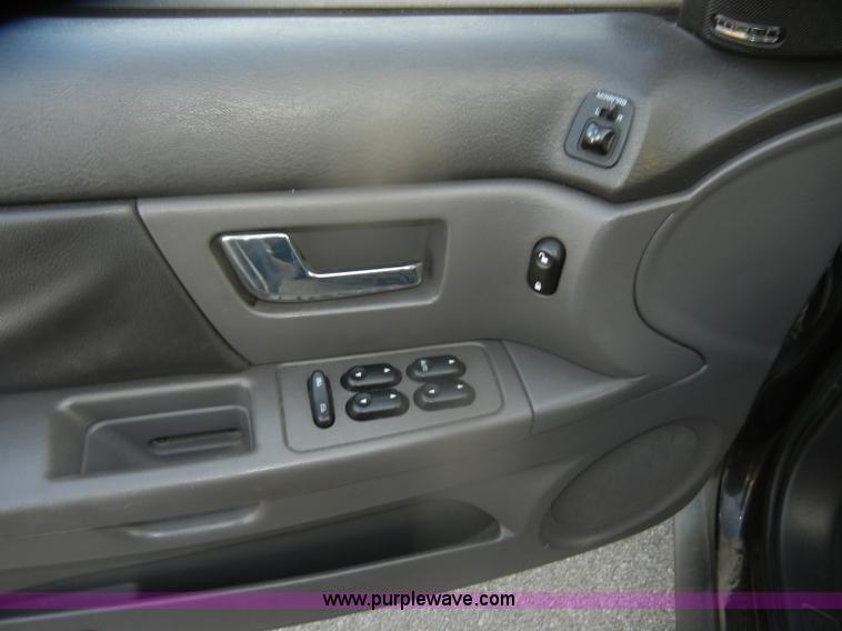 image for item D4647 2001 Ford Taurus SE