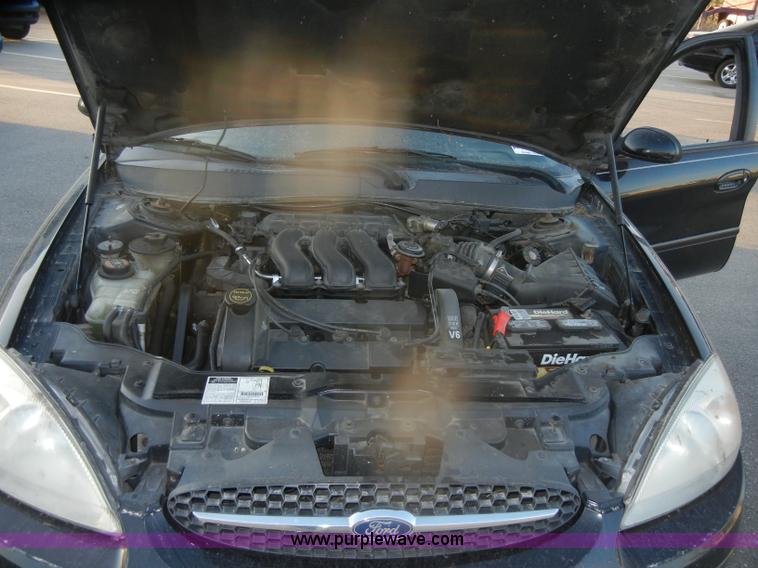 image for item D4647 2001 Ford Taurus SE