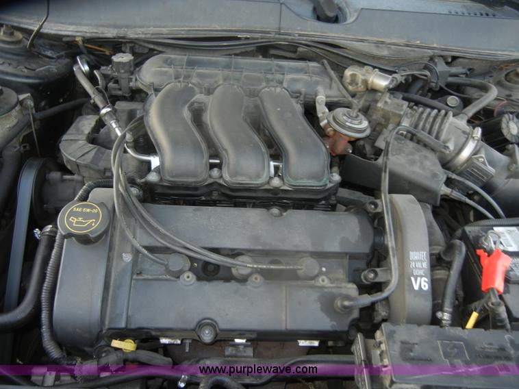 image for item D4647 2001 Ford Taurus SE