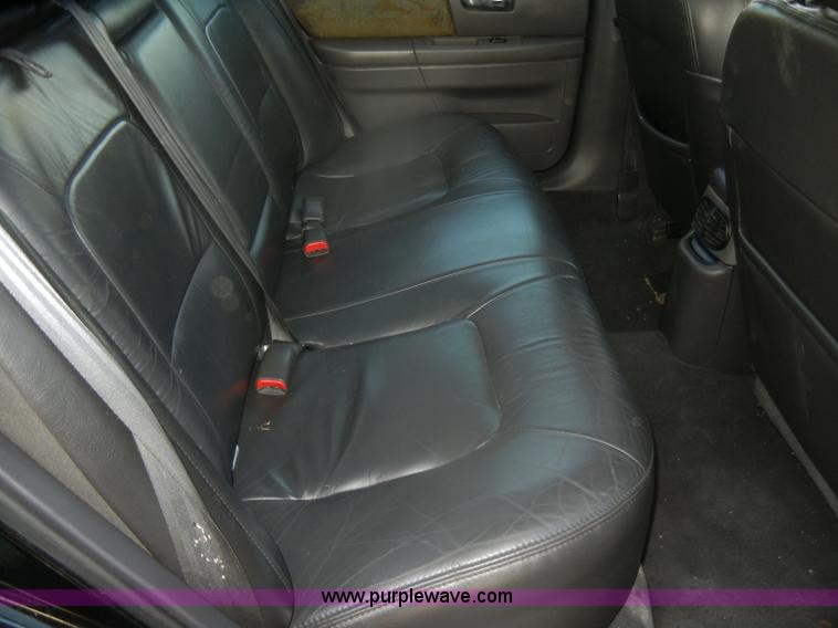 image for item D4647 2001 Ford Taurus SE