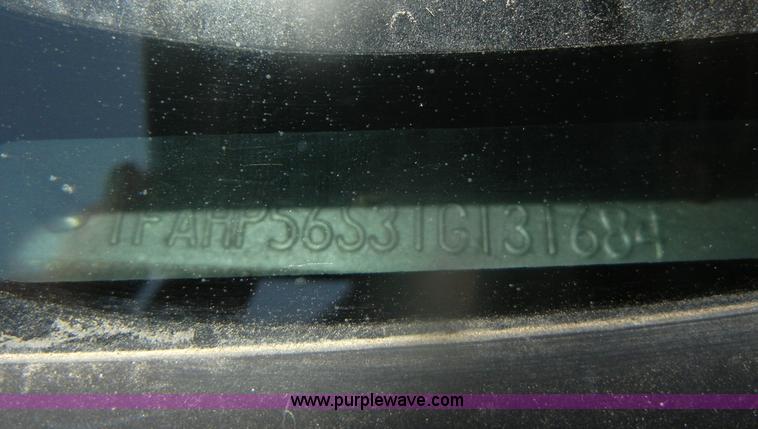 image for item D4647 2001 Ford Taurus SE