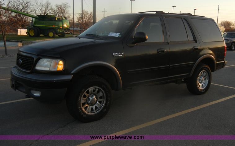 image for item D4648 2000 Ford Expedition XLT SUV