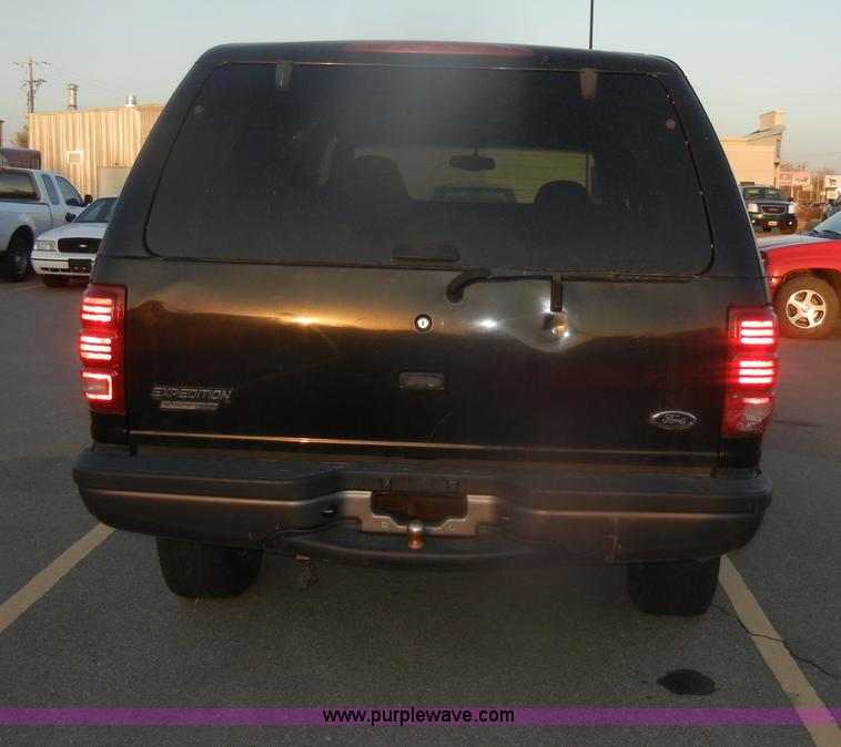 image for item D4648 2000 Ford Expedition XLT SUV