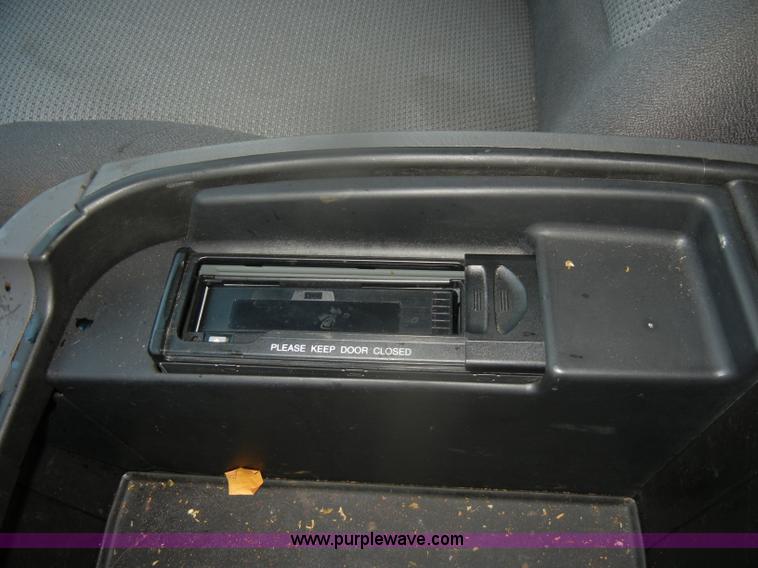 image for item D4648 2000 Ford Expedition XLT SUV