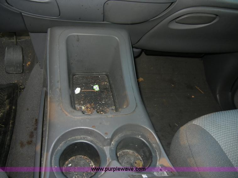 image for item D4648 2000 Ford Expedition XLT SUV