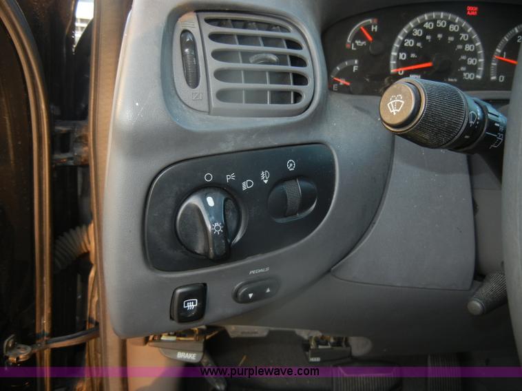 image for item D4648 2000 Ford Expedition XLT SUV