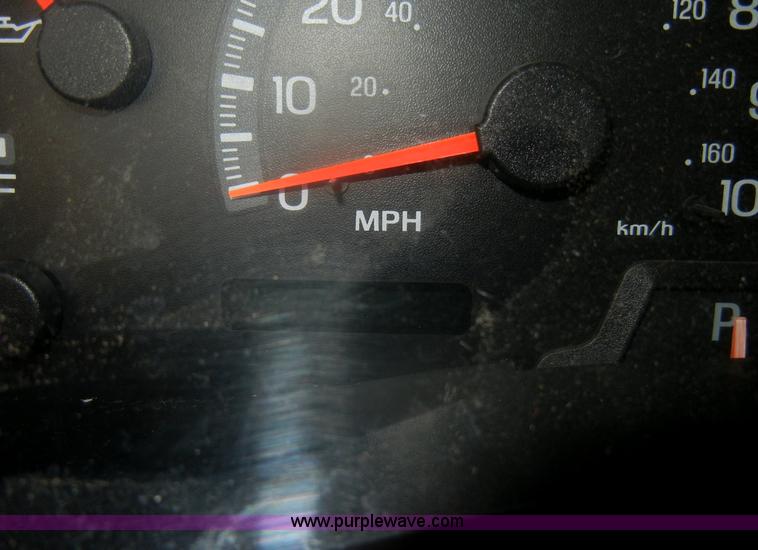 image for item D4648 2000 Ford Expedition XLT SUV