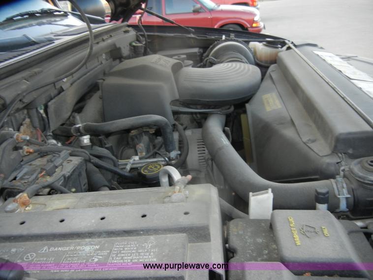 image for item D4648 2000 Ford Expedition XLT SUV