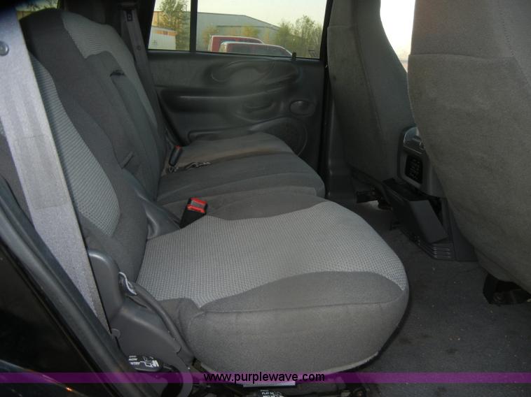 image for item D4648 2000 Ford Expedition XLT SUV