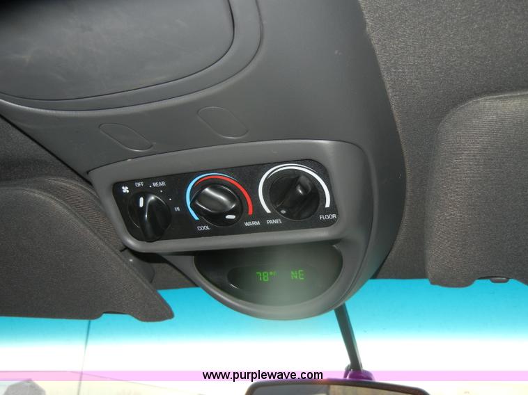 image for item D4648 2000 Ford Expedition XLT SUV