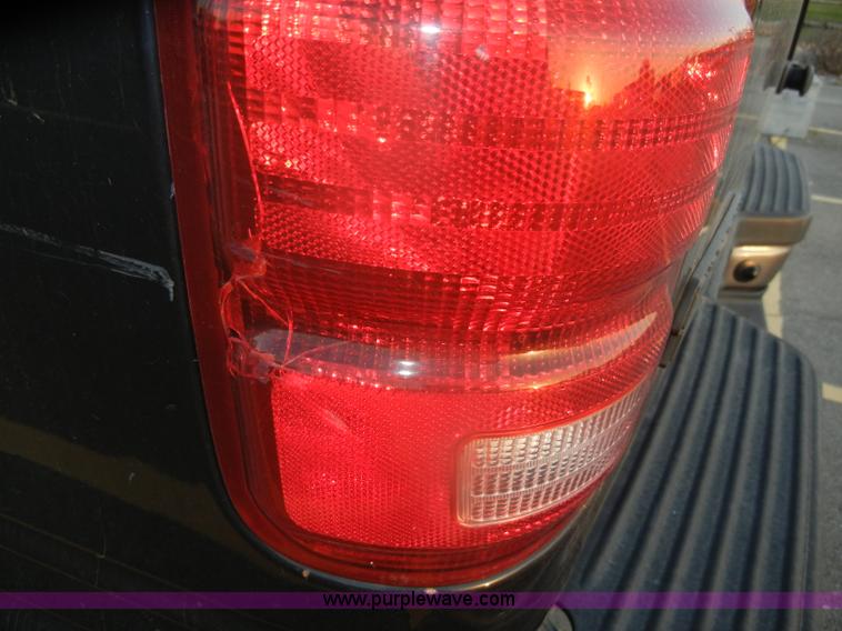 image for item D4648 2000 Ford Expedition XLT SUV