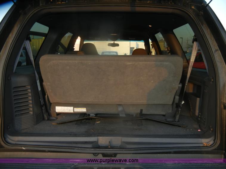 image for item D4648 2000 Ford Expedition XLT SUV