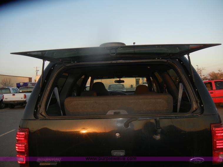 image for item D4648 2000 Ford Expedition XLT SUV