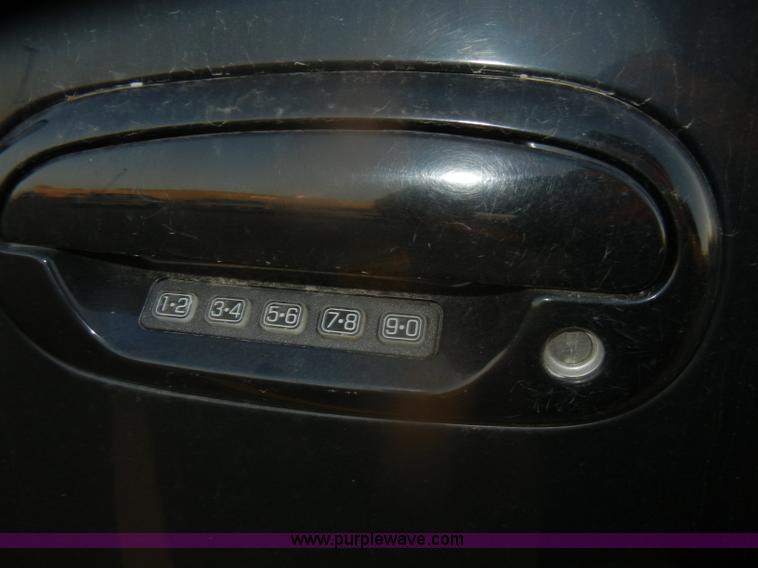 image for item D4648 2000 Ford Expedition XLT SUV