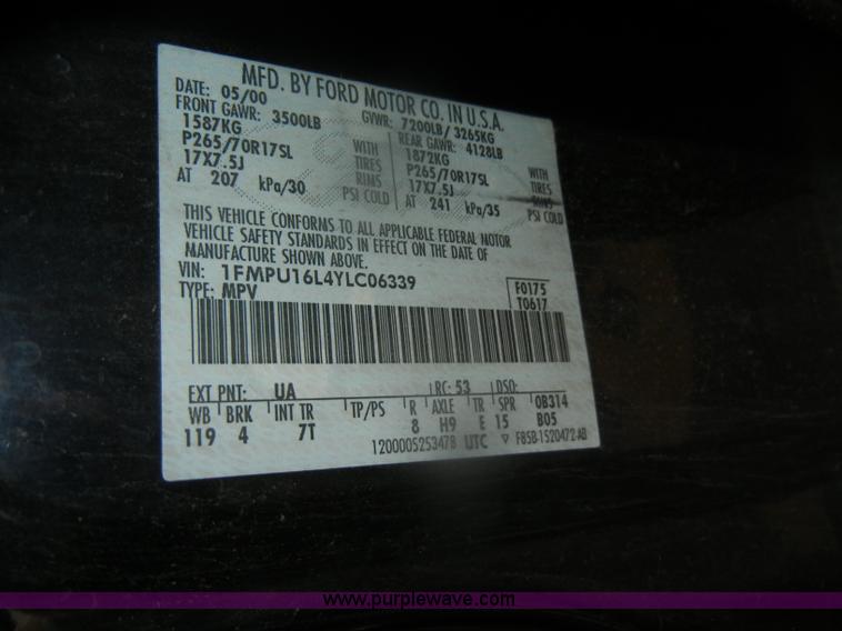 image for item D4648 2000 Ford Expedition XLT SUV