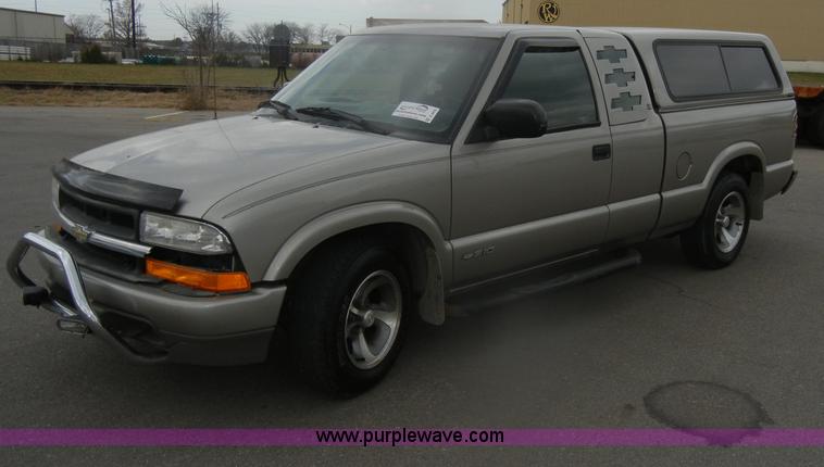 image for item D4650 1999 Chevrolet S10 LS