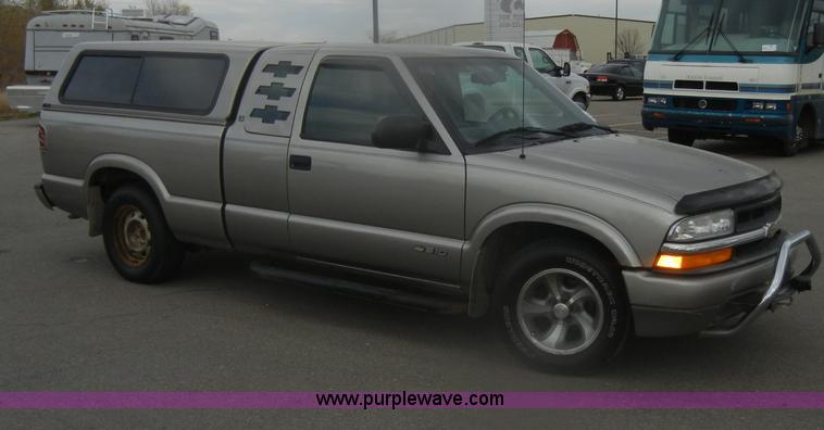 image for item D4650 1999 Chevrolet S10 LS
