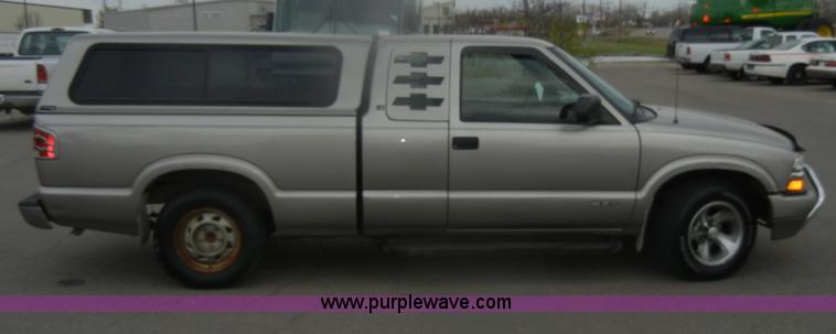 image for item D4650 1999 Chevrolet S10 LS