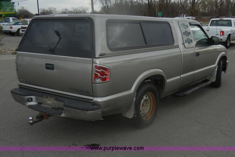image for item D4650 1999 Chevrolet S10 LS