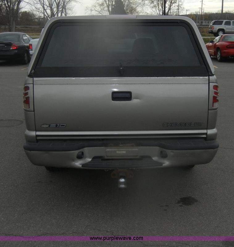 image for item D4650 1999 Chevrolet S10 LS